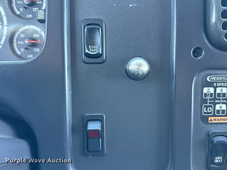 image for item EG5933 2006 Freightliner Business Class M2 Crew Cab utility / service truck