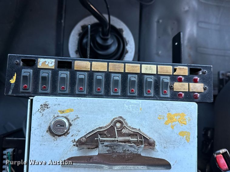 image for item EG5933 2006 Freightliner Business Class M2 Crew Cab utility / service truck