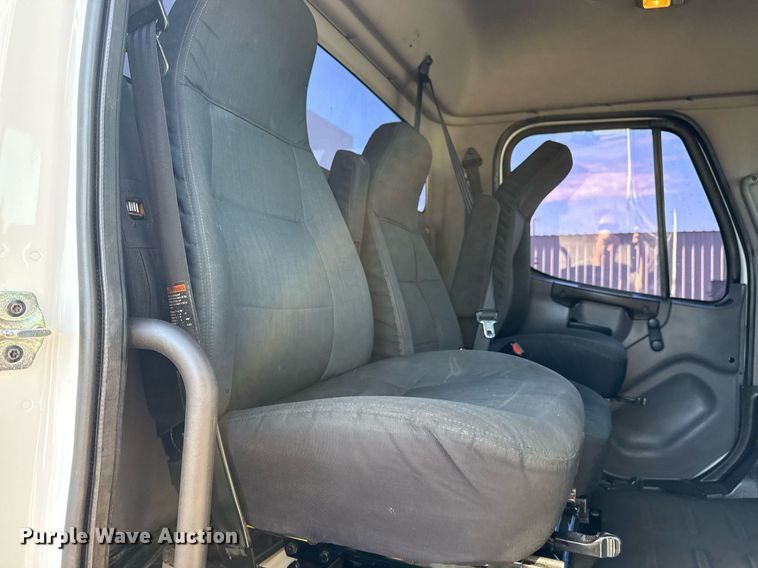 image for item EG5933 2006 Freightliner Business Class M2 Crew Cab utility / service truck