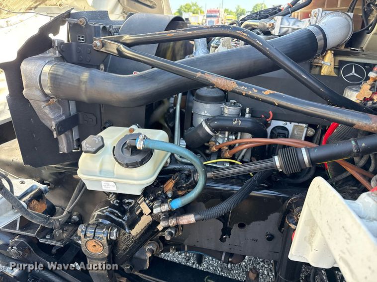 image for item EG5933 2006 Freightliner Business Class M2 Crew Cab utility / service truck