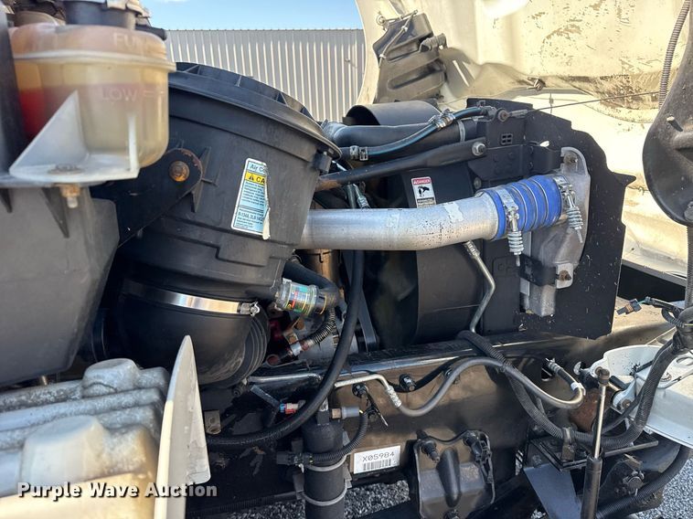 image for item EG5933 2006 Freightliner Business Class M2 Crew Cab utility / service truck