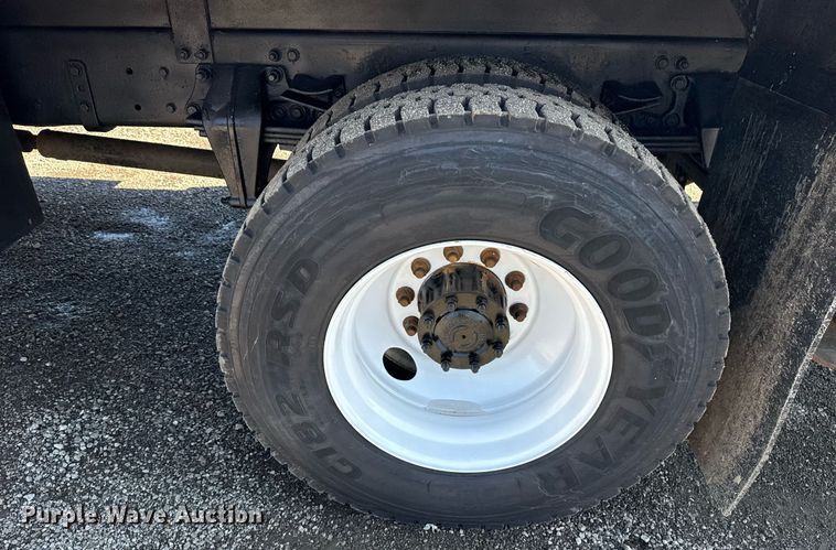 image for item EG5933 2006 Freightliner Business Class M2 Crew Cab utility / service truck