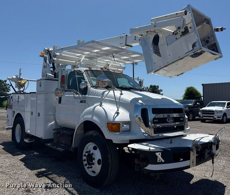 image for item EG5937 2015 Ford F750 Super Duty cable placer bucket truck