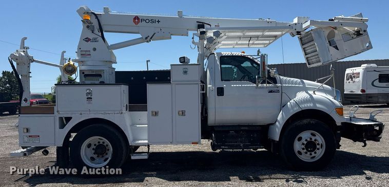 image for item EG5937 2015 Ford F750 Super Duty cable placer bucket truck