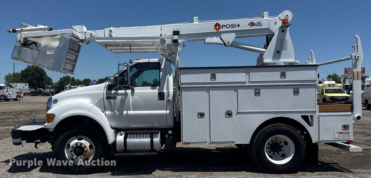 image for item EG5937 2015 Ford F750 Super Duty cable placer bucket truck