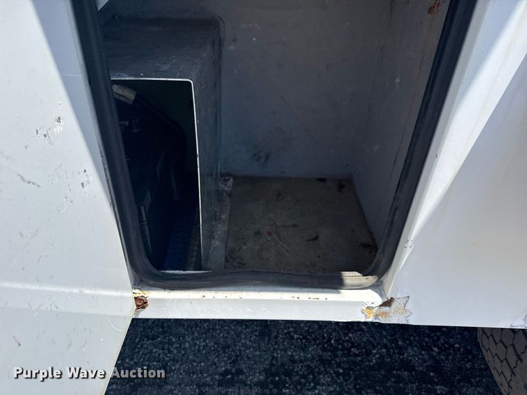 image for item EG5937 2015 Ford F750 Super Duty cable placer bucket truck