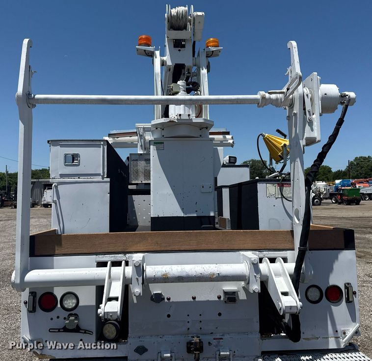 image for item EG5937 2015 Ford F750 Super Duty cable placer bucket truck