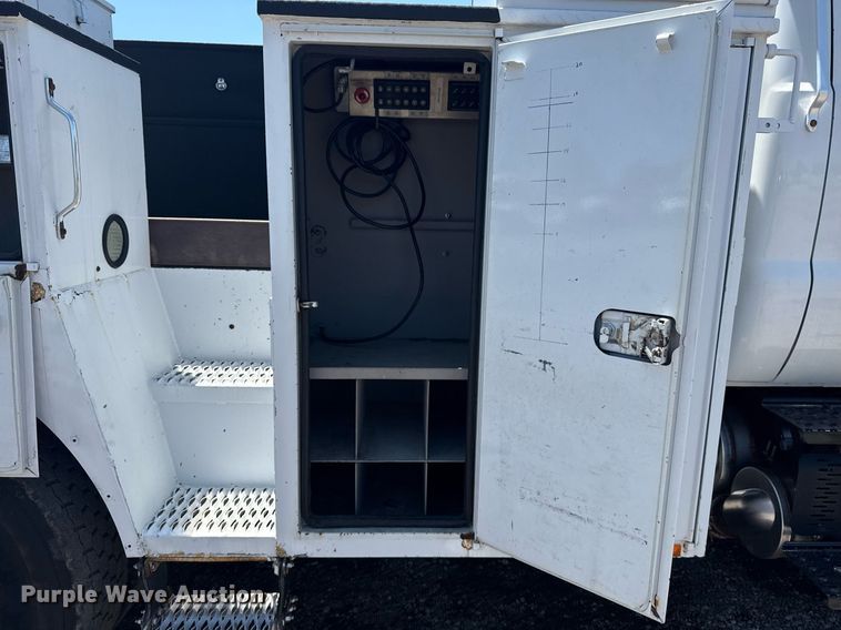 image for item EG5937 2015 Ford F750 Super Duty cable placer bucket truck