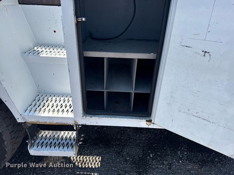 image for item EG5937 2015 Ford F750 Super Duty cable placer bucket truck