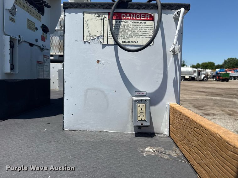 image for item EG5937 2015 Ford F750 Super Duty cable placer bucket truck