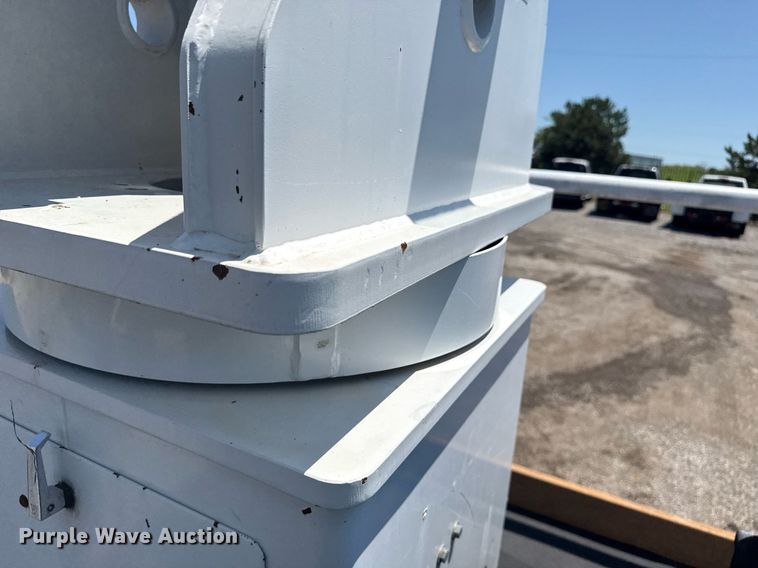 image for item EG5937 2015 Ford F750 Super Duty cable placer bucket truck