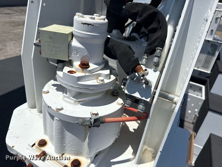 image for item EG5937 2015 Ford F750 Super Duty cable placer bucket truck