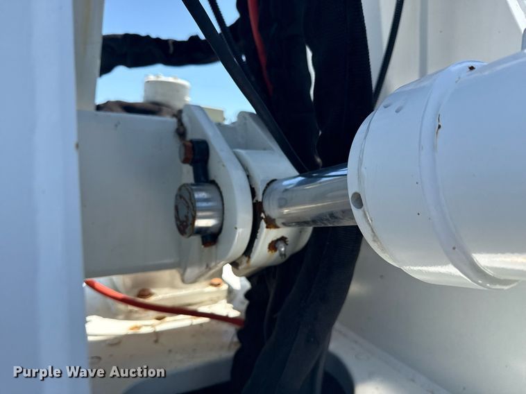 image for item EG5937 2015 Ford F750 Super Duty cable placer bucket truck