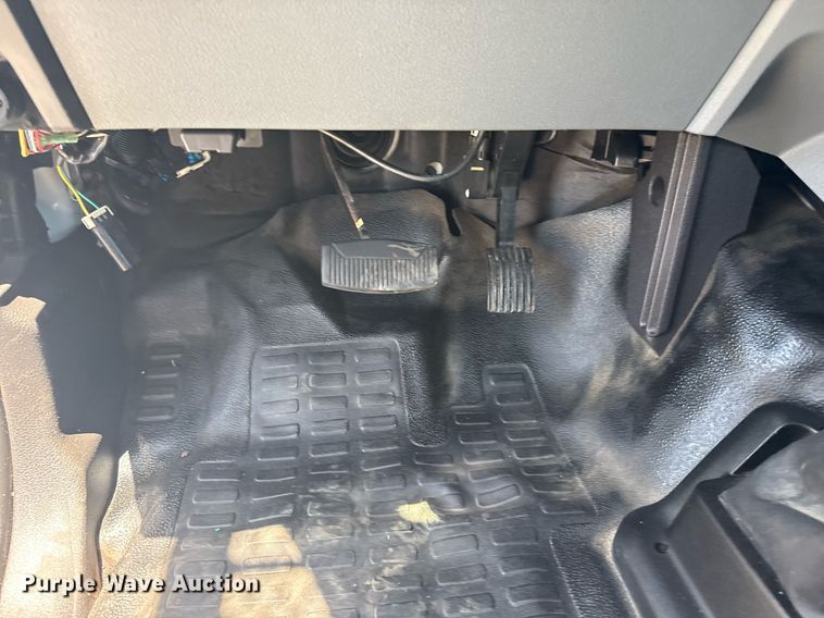 image for item EG5937 2015 Ford F750 Super Duty cable placer bucket truck