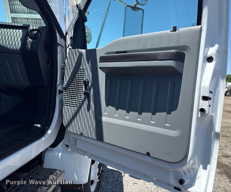 image for item EG5937 2015 Ford F750 Super Duty cable placer bucket truck