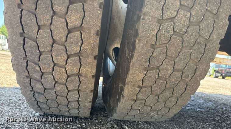 image for item EG5937 2015 Ford F750 Super Duty cable placer bucket truck