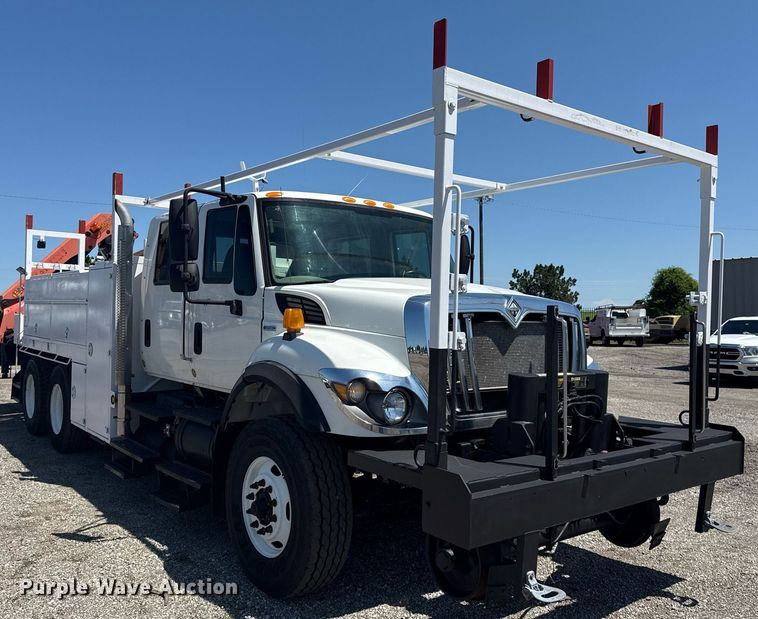 image for item EG5942 2009 International 7500 Crew Cab crane truck