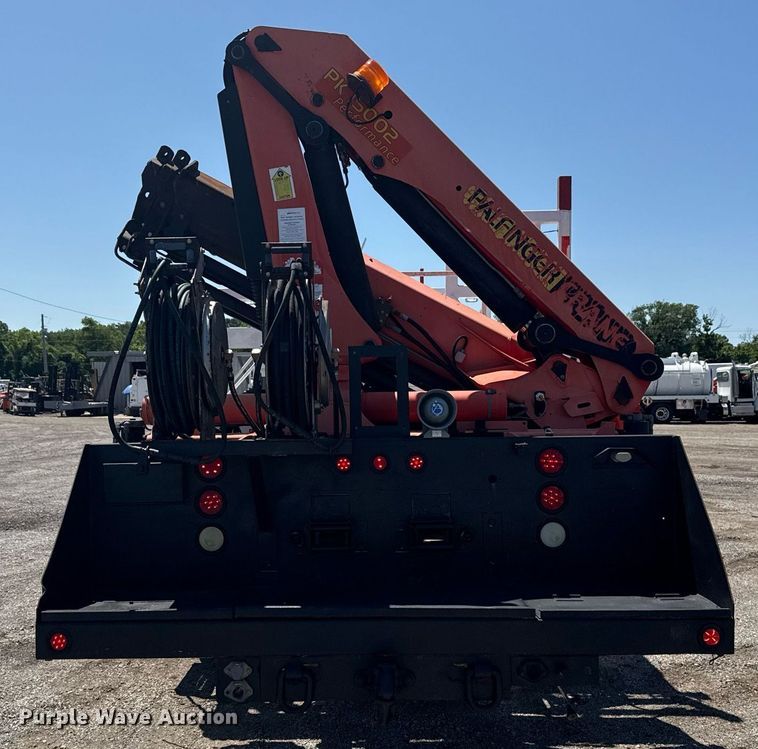 image for item EG5942 2009 International 7500 Crew Cab crane truck