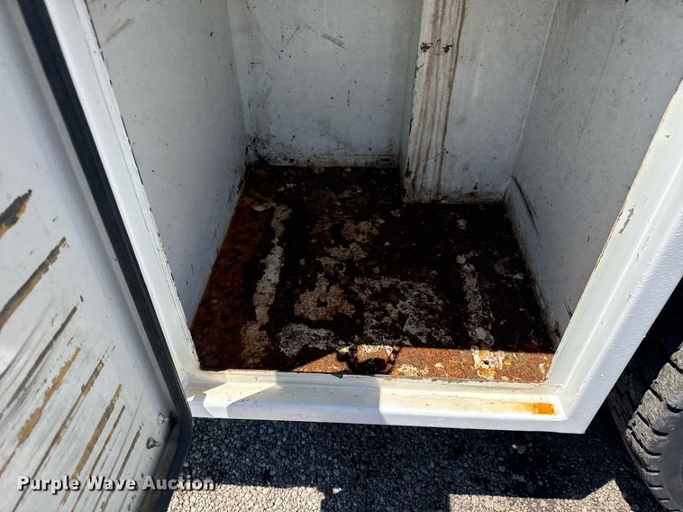 image for item EG5942 2009 International 7500 Crew Cab crane truck