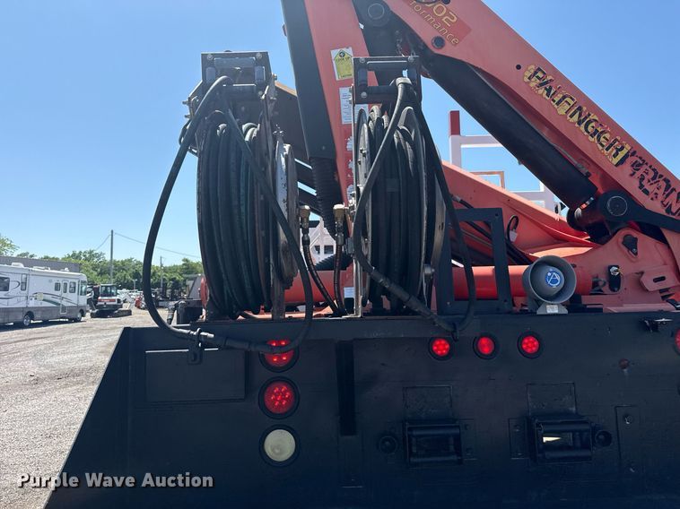 image for item EG5942 2009 International 7500 Crew Cab crane truck