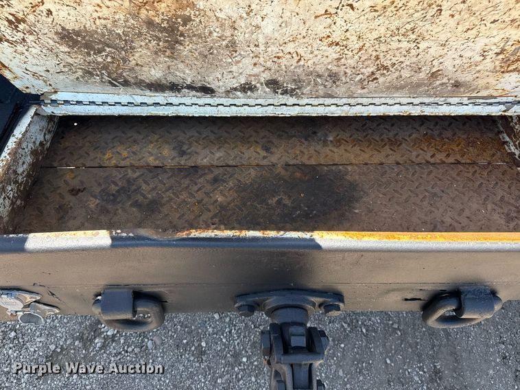 image for item EG5942 2009 International 7500 Crew Cab crane truck