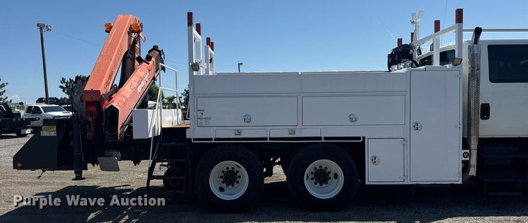 image for item EG5942 2009 International 7500 Crew Cab crane truck