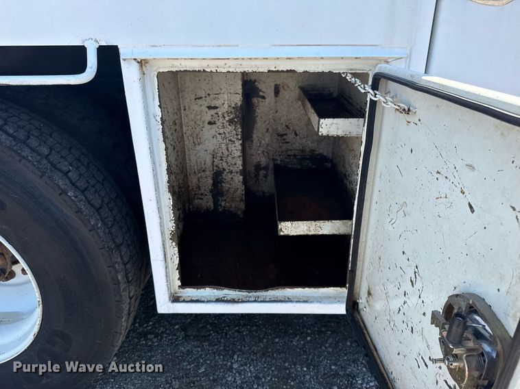 image for item EG5942 2009 International 7500 Crew Cab crane truck