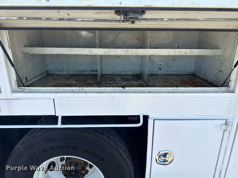 image for item EG5942 2009 International 7500 Crew Cab crane truck