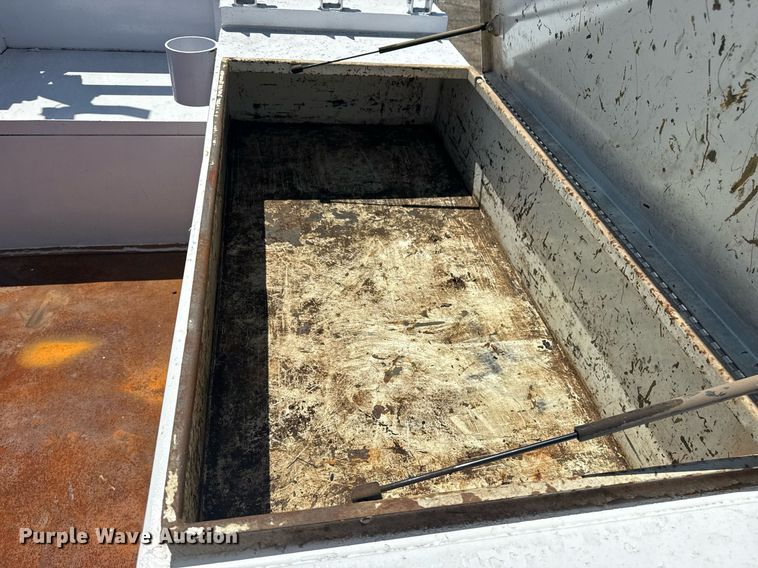 image for item EG5942 2009 International 7500 Crew Cab crane truck