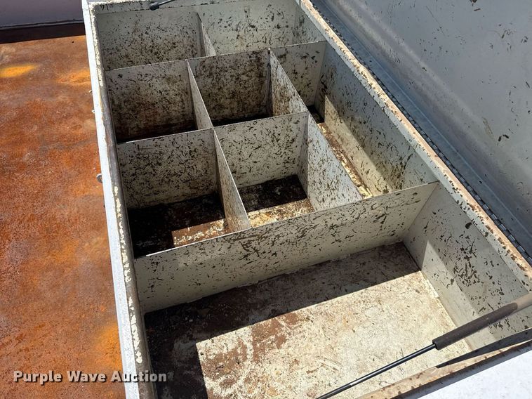 image for item EG5942 2009 International 7500 Crew Cab crane truck