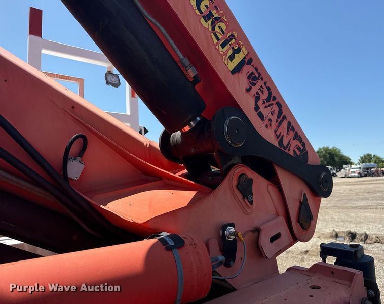 image for item EG5942 2009 International 7500 Crew Cab crane truck