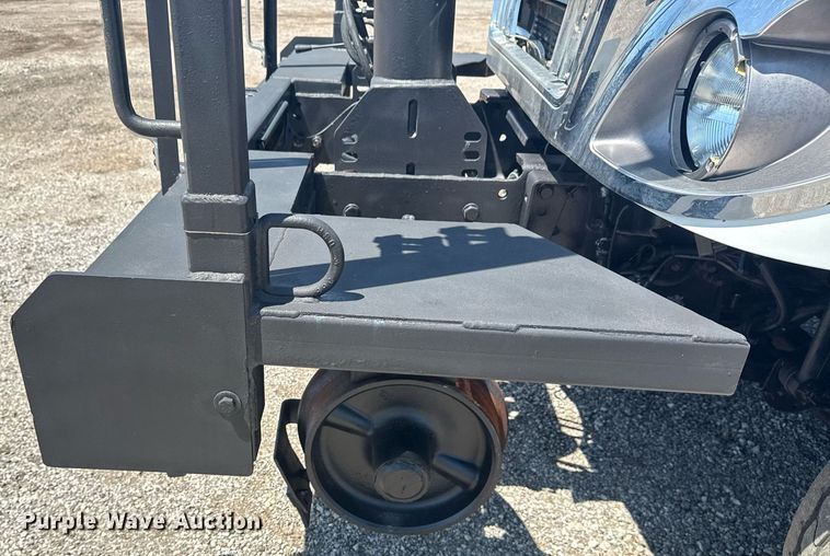 image for item EG5942 2009 International 7500 Crew Cab crane truck