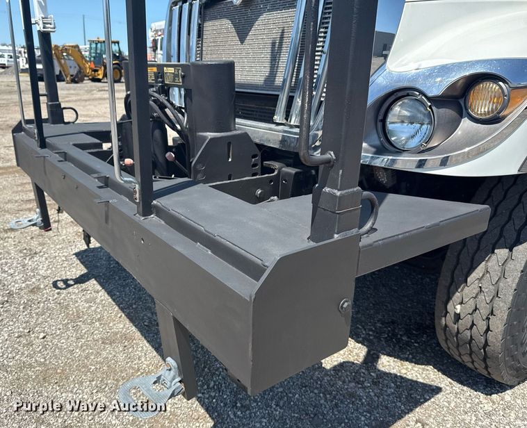 image for item EG5942 2009 International 7500 Crew Cab crane truck