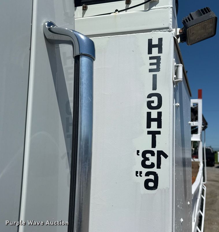 image for item EG5942 2009 International 7500 Crew Cab crane truck