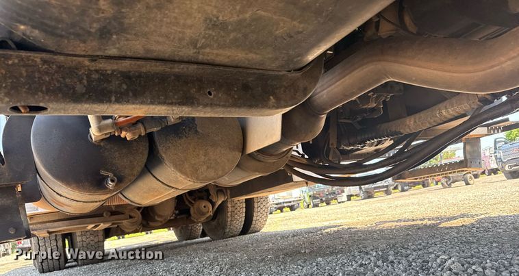 image for item EG5942 2009 International 7500 Crew Cab crane truck