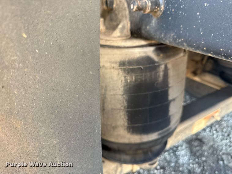 image for item EG5942 2009 International 7500 Crew Cab crane truck