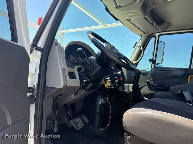 image for item EG5942 2009 International 7500 Crew Cab crane truck