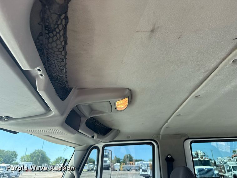 image for item EG5942 2009 International 7500 Crew Cab crane truck