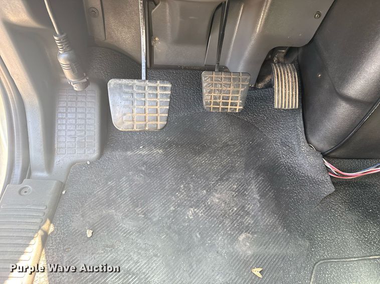 image for item EG5942 2009 International 7500 Crew Cab crane truck