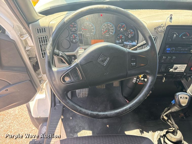 image for item EG5942 2009 International 7500 Crew Cab crane truck