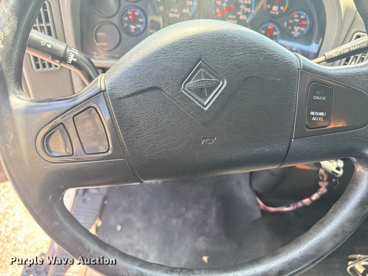 image for item EG5942 2009 International 7500 Crew Cab crane truck