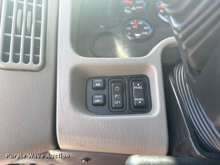 image for item EG5942 2009 International 7500 Crew Cab crane truck