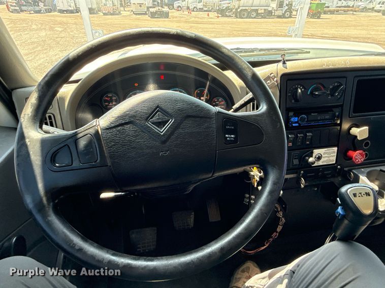 image for item EG5942 2009 International 7500 Crew Cab crane truck