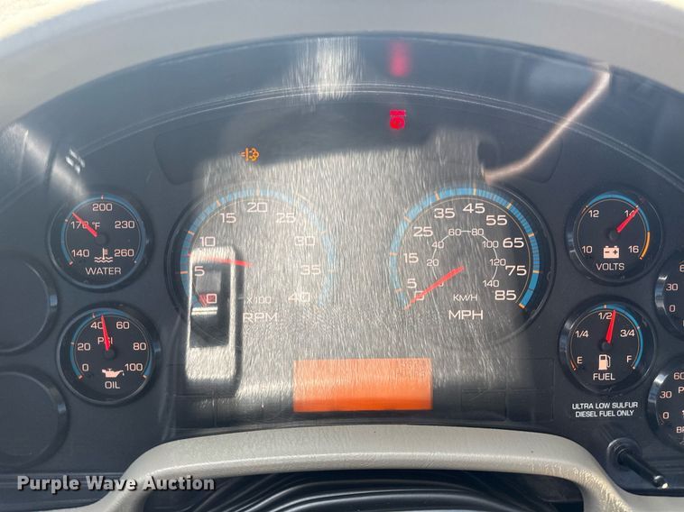 image for item EG5942 2009 International 7500 Crew Cab crane truck