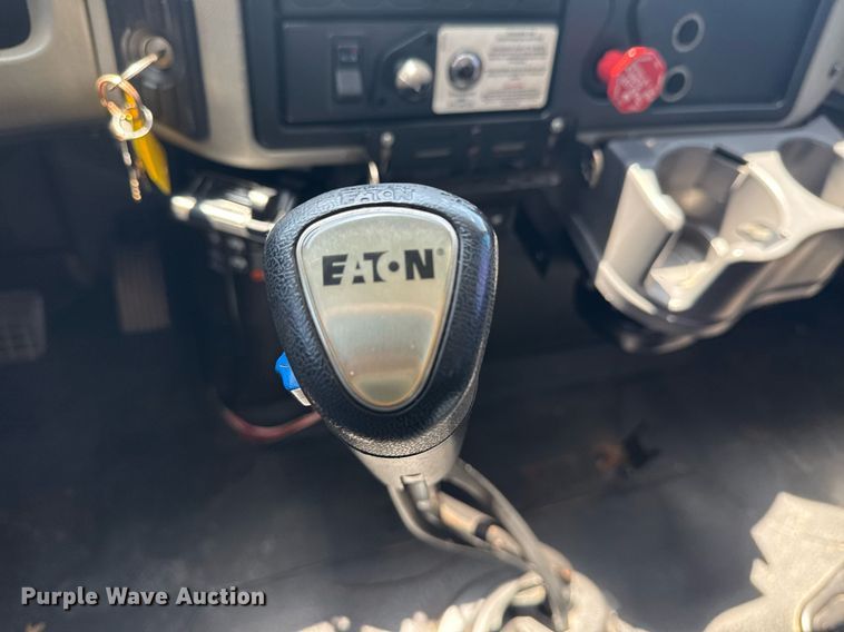 image for item EG5942 2009 International 7500 Crew Cab crane truck