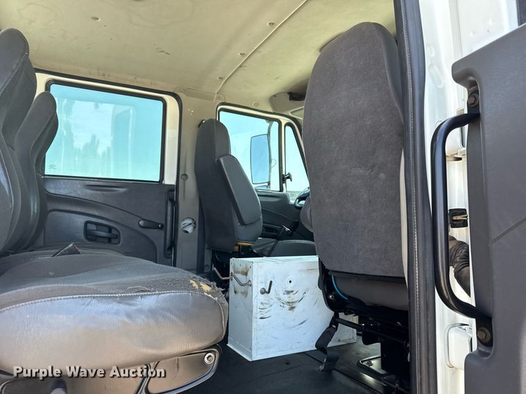 image for item EG5942 2009 International 7500 Crew Cab crane truck