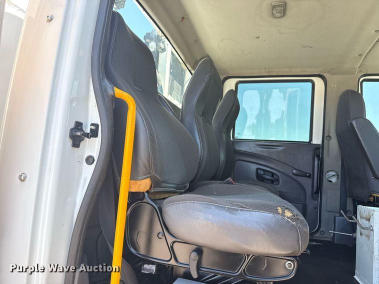 image for item EG5942 2009 International 7500 Crew Cab crane truck