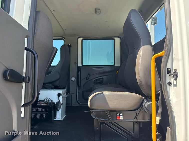 image for item EG5942 2009 International 7500 Crew Cab crane truck