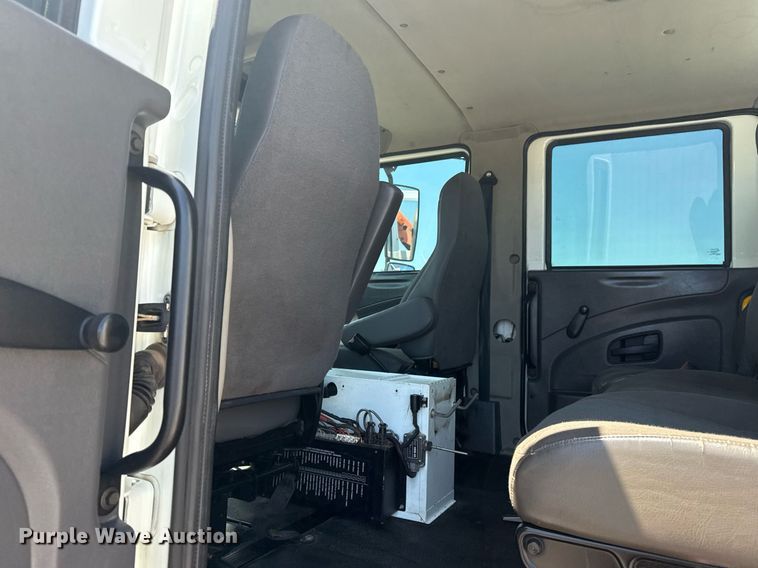 image for item EG5942 2009 International 7500 Crew Cab crane truck