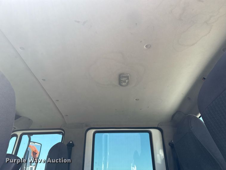 image for item EG5942 2009 International 7500 Crew Cab crane truck